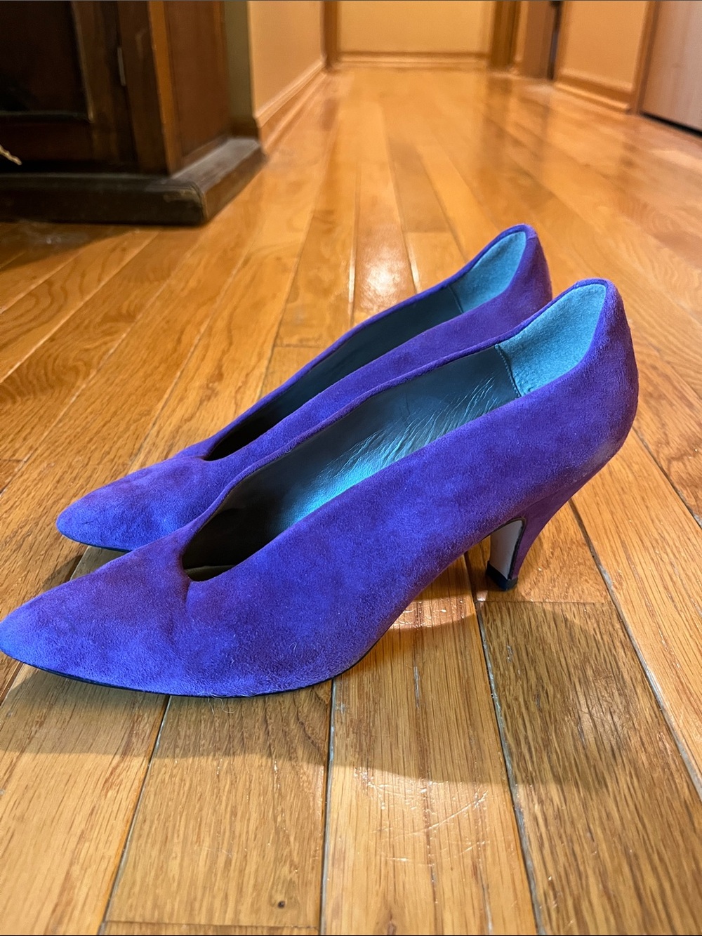 Bandolino Violet Suede Mid Heel Pumps